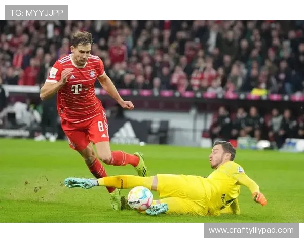 拜仁防守体系漏洞频出问题显现，对球队赛季稳定性形成考验